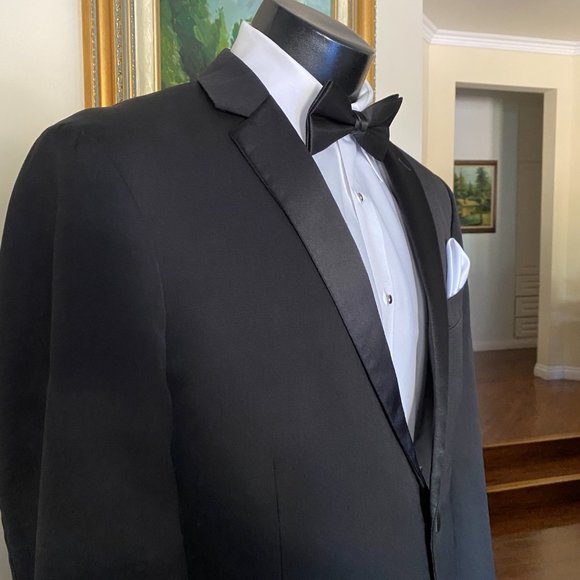 Ike Two Button Notch Tuxedo Jacket - Various Sizes - Black - Picture 5 of 9